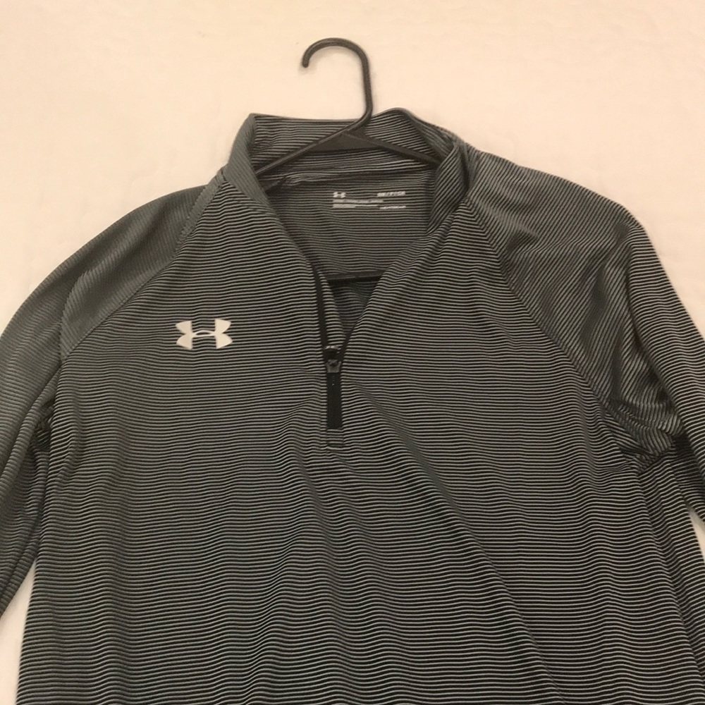 Under Armour - Loose Heat Gear - Small
